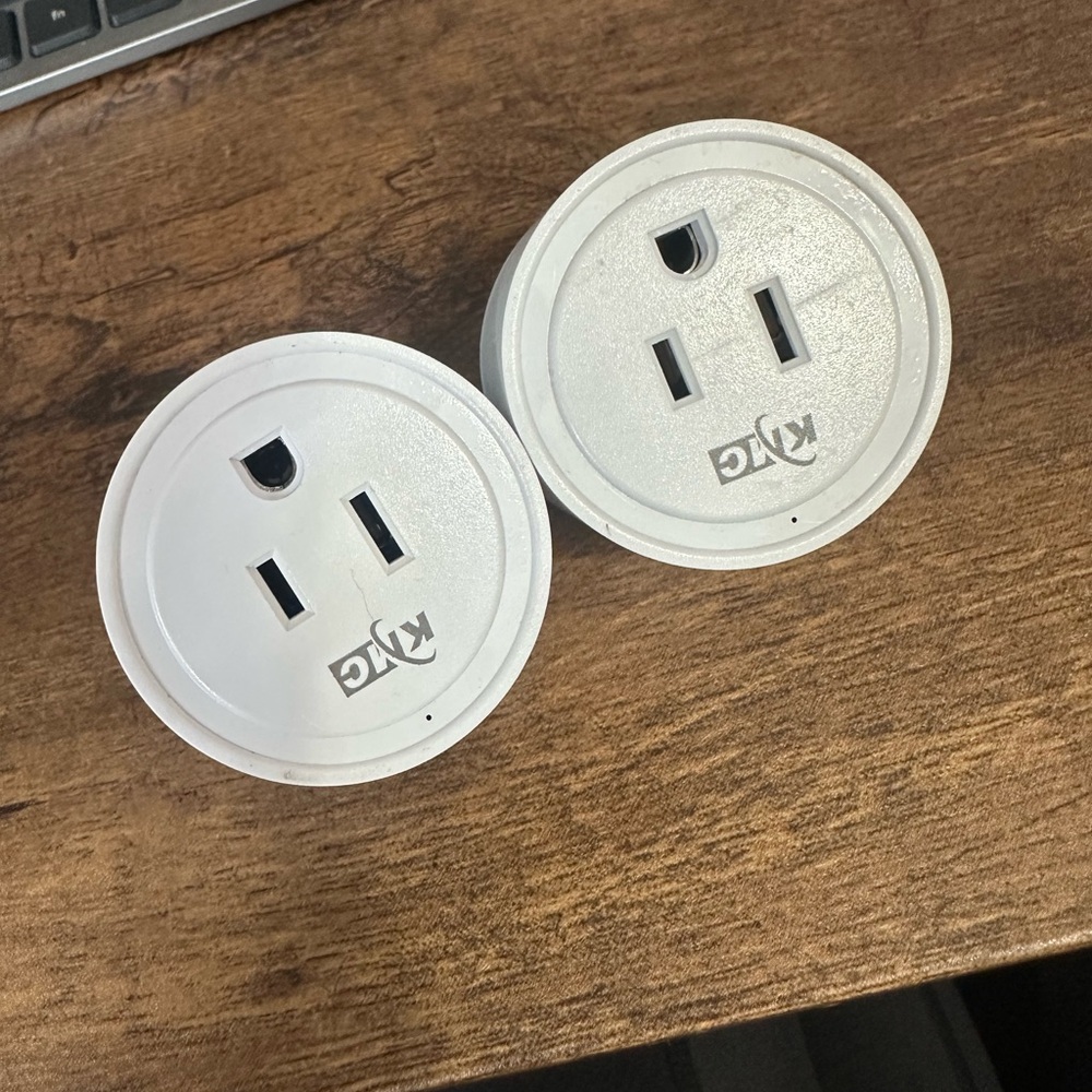Mini smart plug